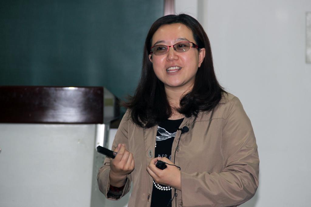 李磊老师引导大学生转换创业思维