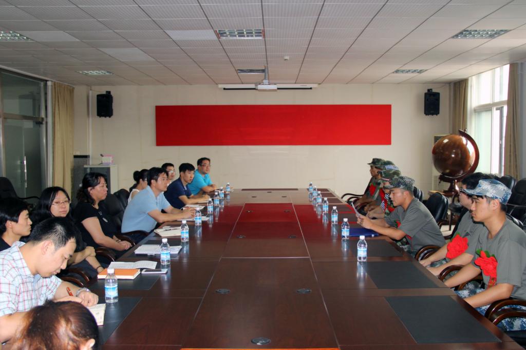 澳门太阳城(简体中文)官网
召开入伍新兵欢送会