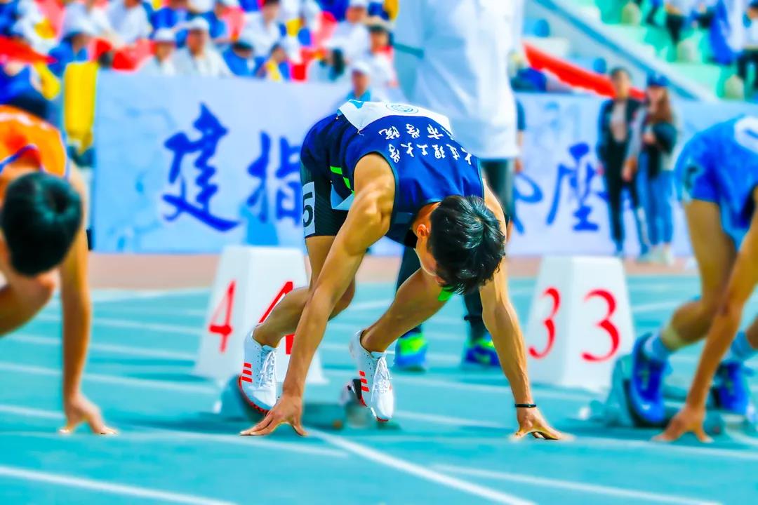 澳门太阳城(简体中文)官网
选手在比赛中